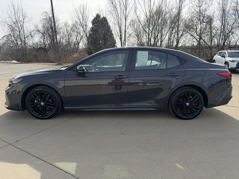 Certified 2025 Toyota Camry SE image 2