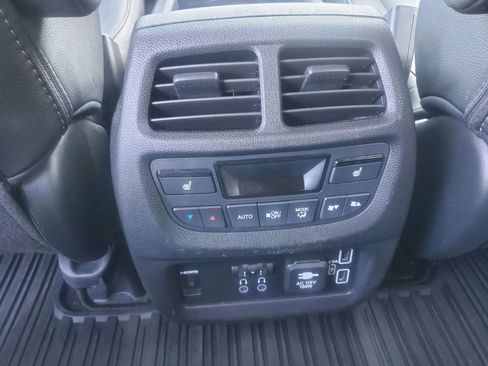 Used 2019 Honda Pilot Touring image 32