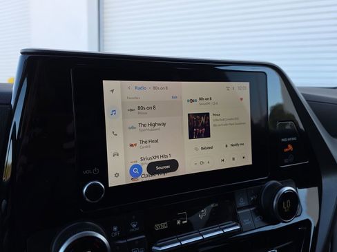 Used 2024 Toyota Highlander LE image 21