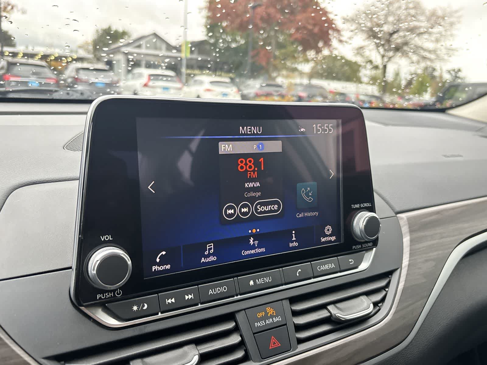 Used 2025 Nissan Altima 2.5 SV FWD image 18