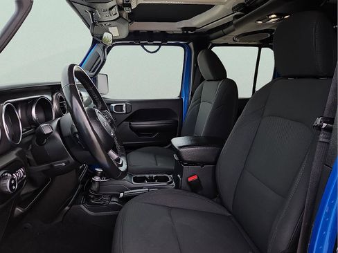 Used 2021 Jeep Gladiator Sport image 14