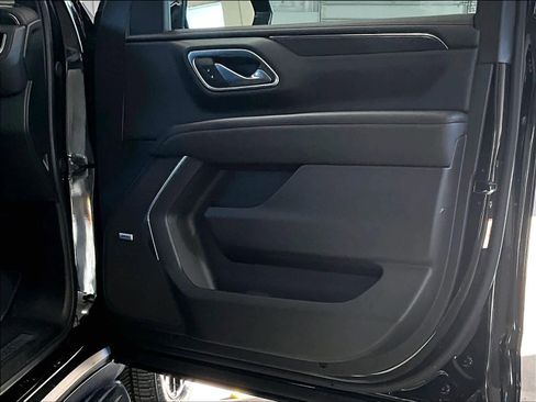 Used 2024 Chevrolet Suburban RST w/ Luxury Package image 12