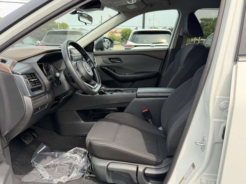 Used 2023 Nissan Rogue S FWD image 18