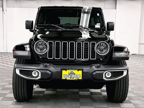 Used 2025 Jeep Wrangler Unlimited Sahara w/ Safety Group AWD/4WD image 4