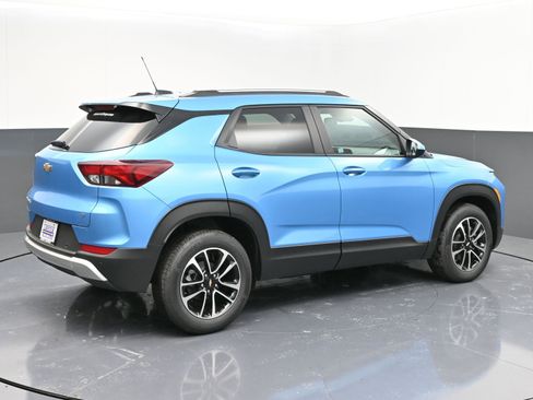 Used 2025 Chevrolet TrailBlazer LT w/ Convenience Package image 7