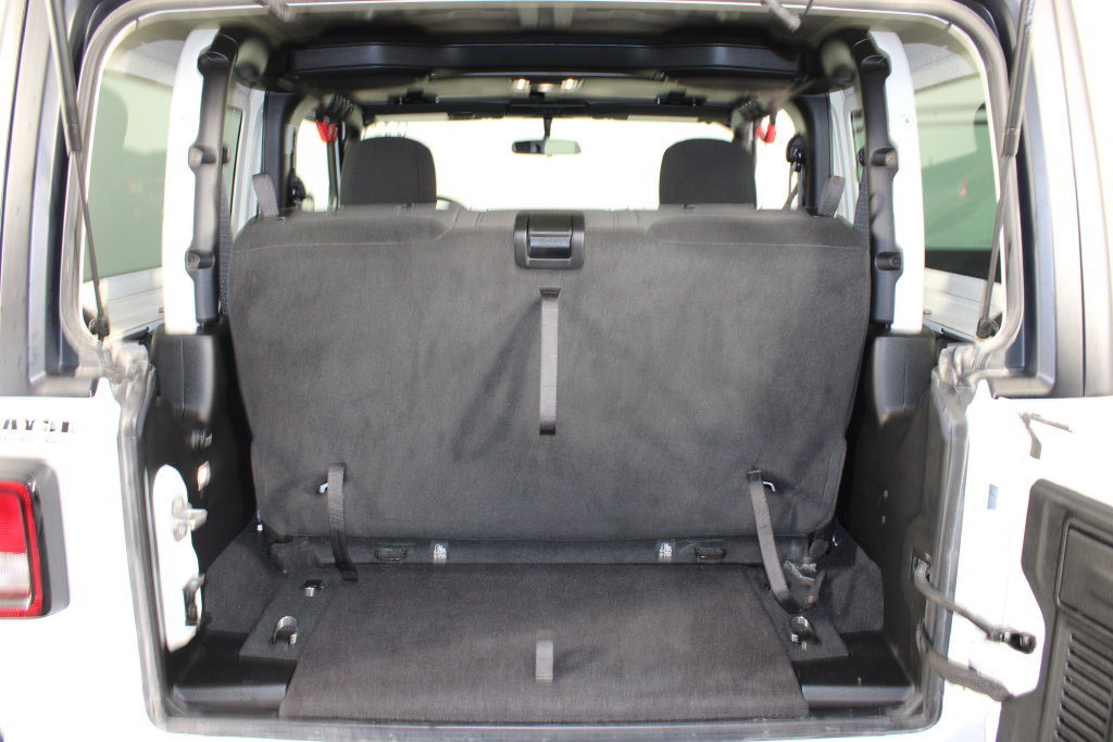 Used 2023 Jeep Wrangler Sport AWD/4WD image 15