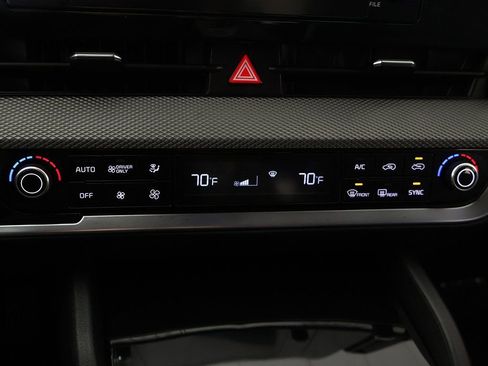 Used 2023 Kia Sportage LX image 43