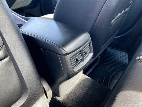 Used 2022 Dodge Challenger R/T w/ Shaker Package image 10