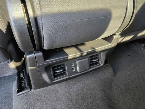 Used 2024 GMC Sierra 1500 Elevation image 12