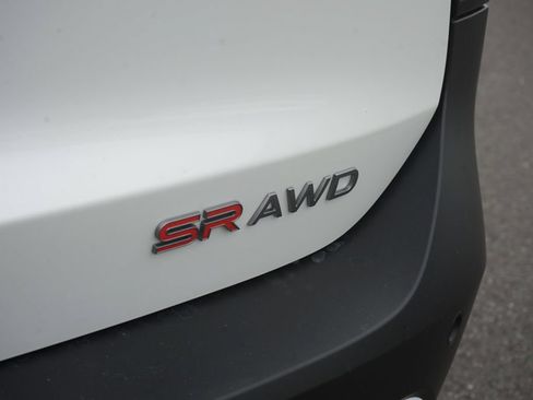 Used 2025 Nissan Kicks SR AWD/4WD image 10