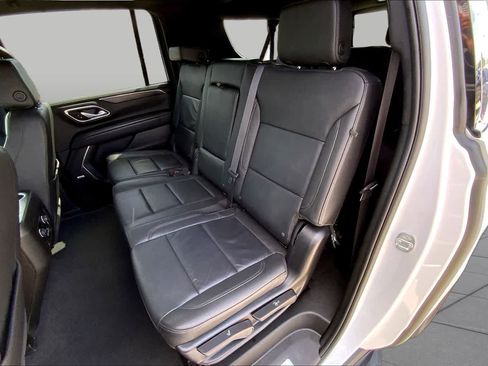 Certified 2024 Chevrolet Suburban LT RWD image 20