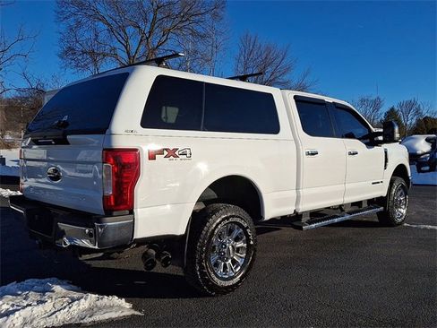 Used 2017 Ford F250 XLT w/ XLT Premium Package image 9