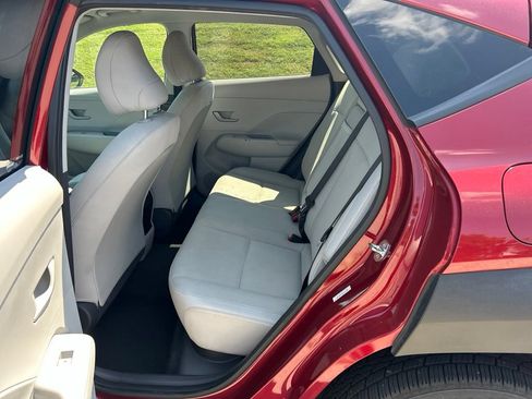 Used 2024 Hyundai Kona SEL AWD/4WD image 9