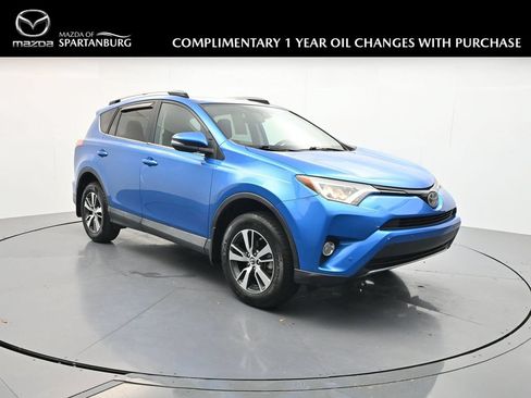 Used 2017 Toyota RAV4 XLE FWD image 1