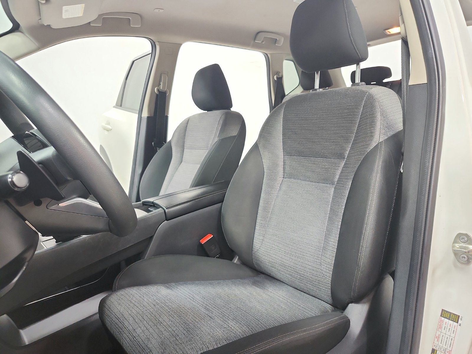 Used 2023 Nissan Rogue SV FWD image 19