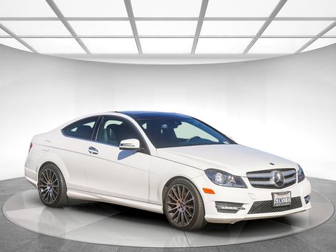Used 2013 Mercedes-Benz C 250 Coupe image 4