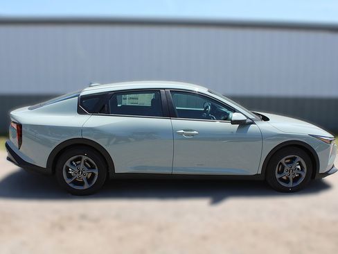 New 2026 Kia K4 LXS image 5