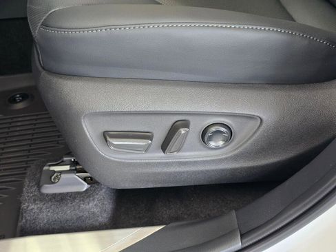 New 2026 Toyota Highlander Platinum AWD/4WD image 23