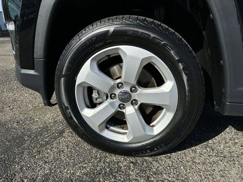Used 2018 Jeep Compass Latitude w/ Cold Weather Group AWD/4WD image 10