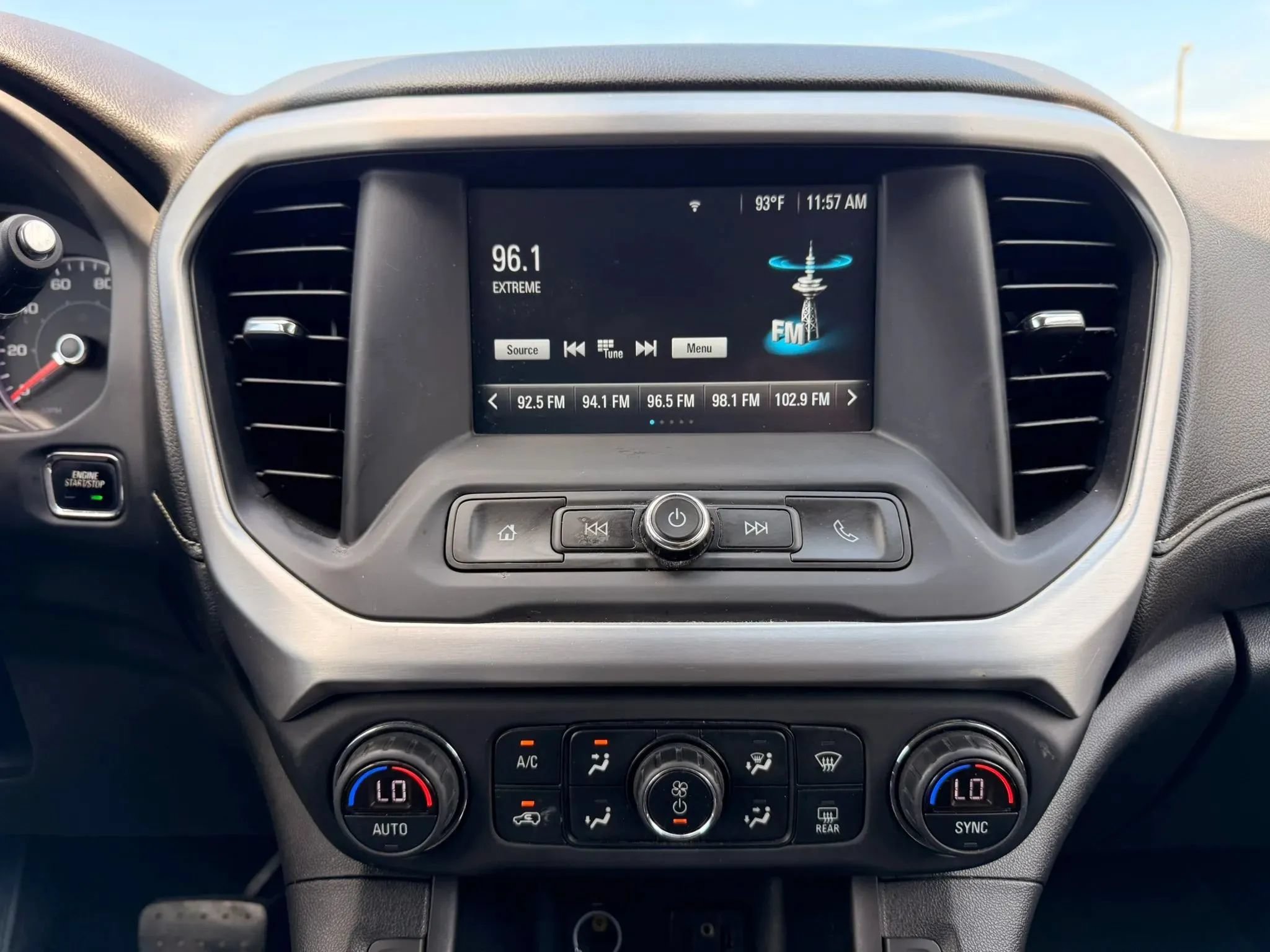 Used 2019 GMC Acadia SLE AWD/4WD image 20