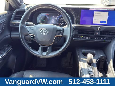 Used 2023 Toyota Crown AWD/4WD image 23