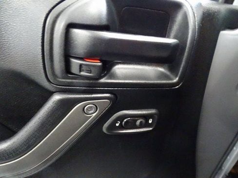 Used 2017 Jeep Wrangler Unlimited Sport image 3