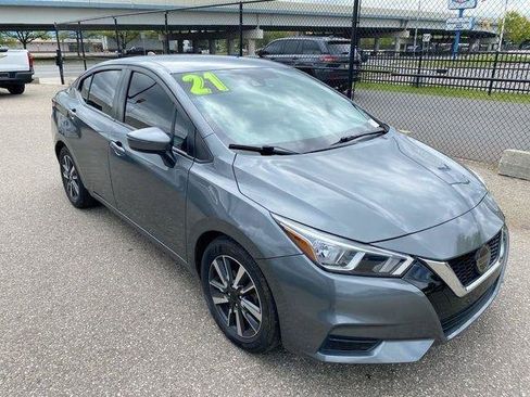 Used 2021 Nissan Versa SV FWD image 41