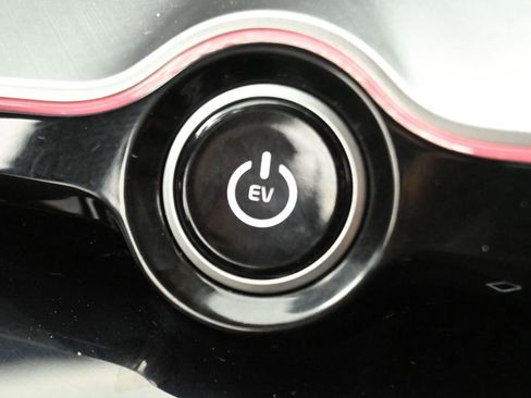 Certified 2022 Kia EV6 GT-Line w/ First Edition Package AWD/4WD image 18