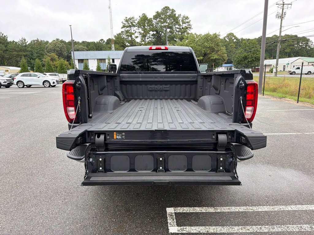 Used 2025 GMC Sierra 2500 SLE AWD/4WD image 19