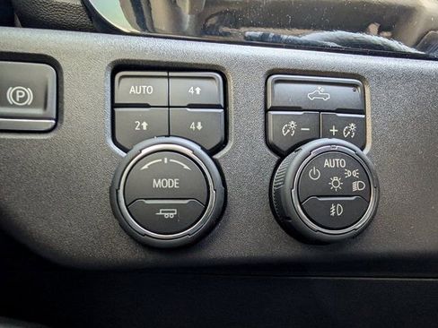 Used 2025 Chevrolet Silverado 1500 LT Trail Boss w/ Convenience Package II image 21