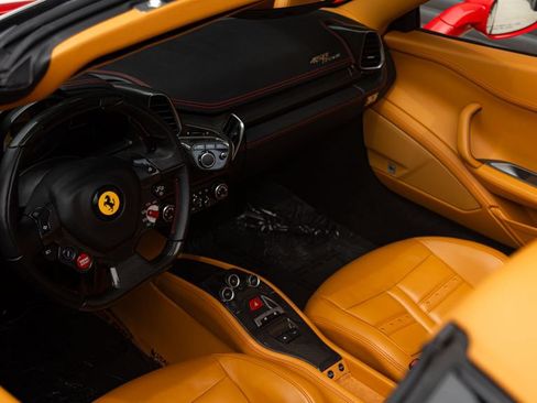Used 2015 Ferrari 458 Spider RWD image 35