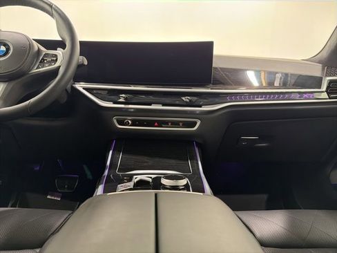 Certified 2024 BMW X7 xDrive40i w/ M Sport Package AWD/4WD image 40