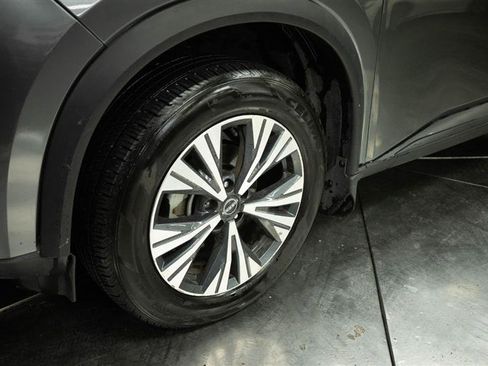 Used 2022 Nissan Rogue SV FWD image 4