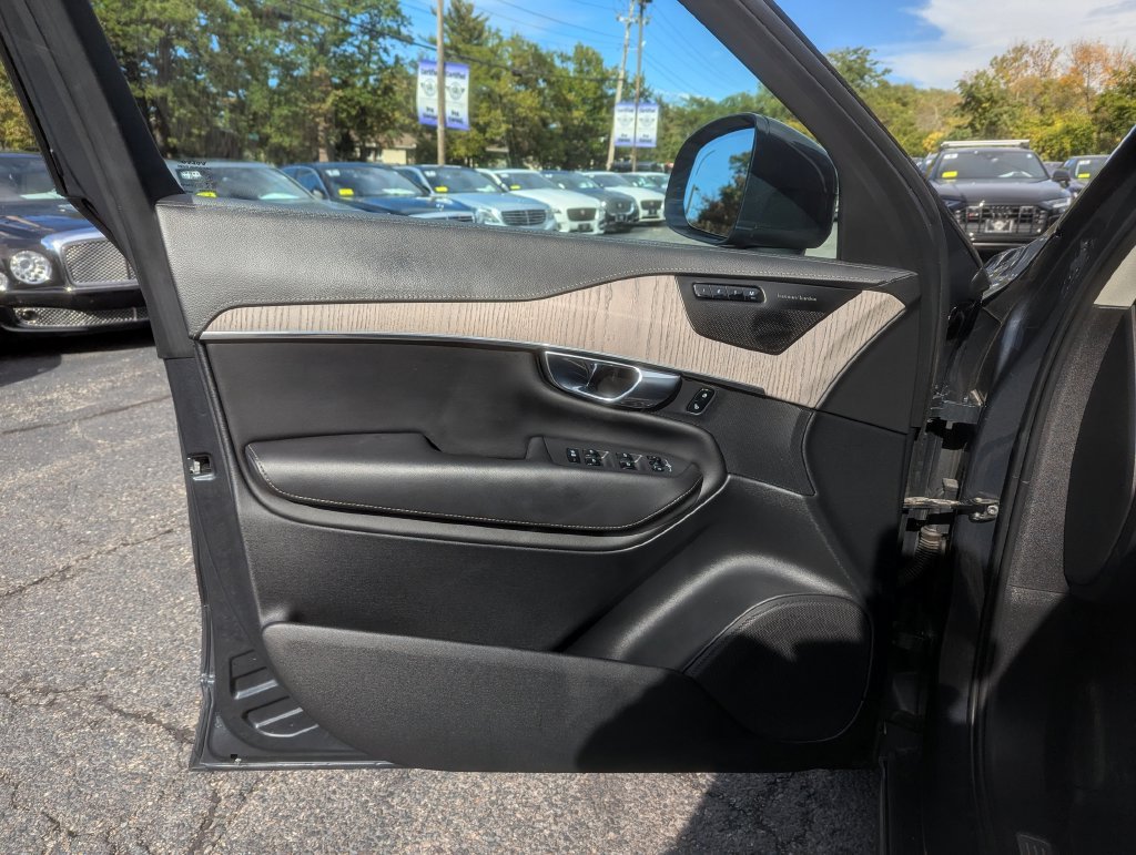 Used 2021 Volvo XC90 T6 Inscription w/ Protection Package AWD/4WD image 12