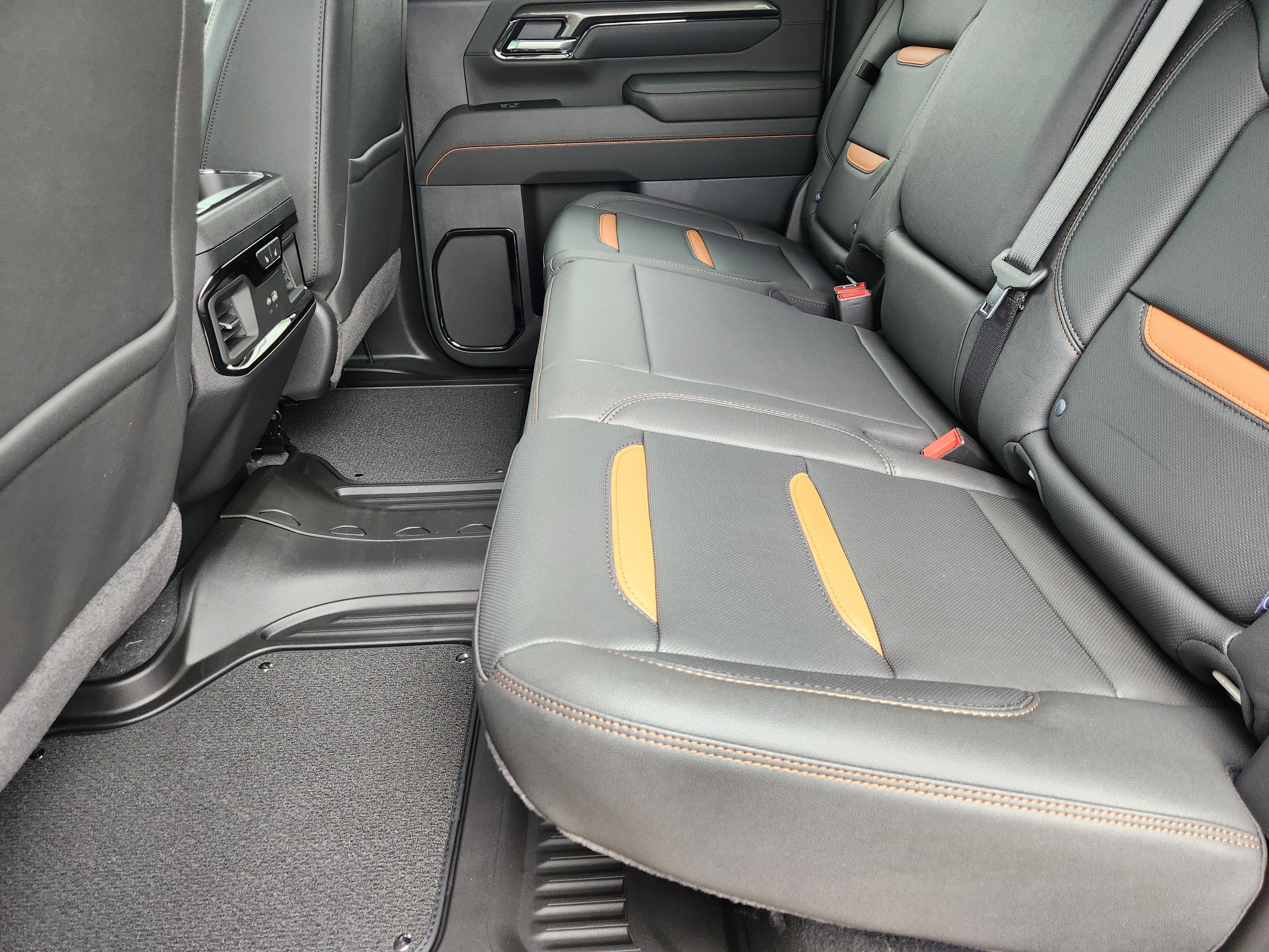 New 2026 GMC Sierra 2500 AT4 w/ Technology Package AWD/4WD image 21
