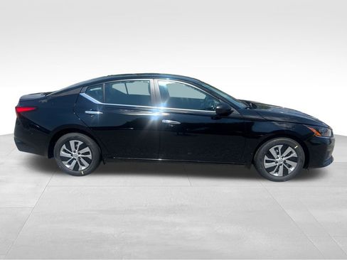 New 2025 Nissan Altima 2.5 S image 7