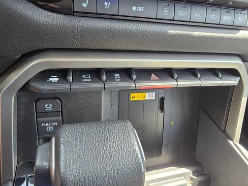 Used 2024 Toyota Tundra Limited AWD/4WD image 28