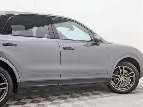 Used 2022 Porsche Cayenne image 10
