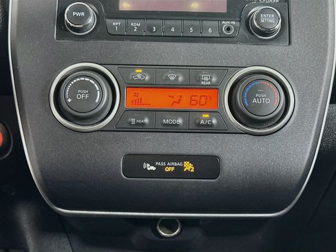 Used 2014 Nissan Leaf S w/ Charge Package FWD image 22