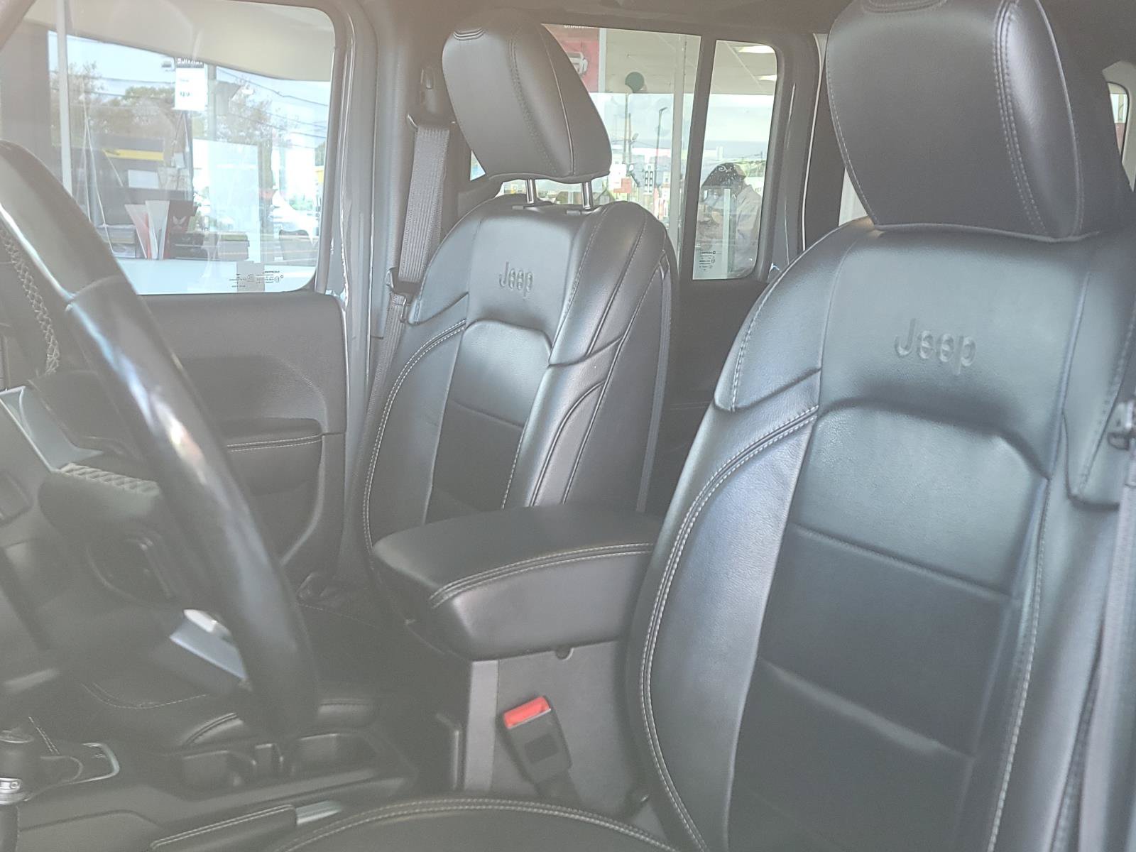 Used 2019 Jeep Wrangler Unlimited Sahara w/ Quick Order Package 24M Moab AWD/4WD image 9