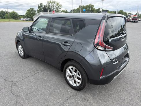 Used 2024 Kia Soul LX w/ Option Group 015 FWD image 6