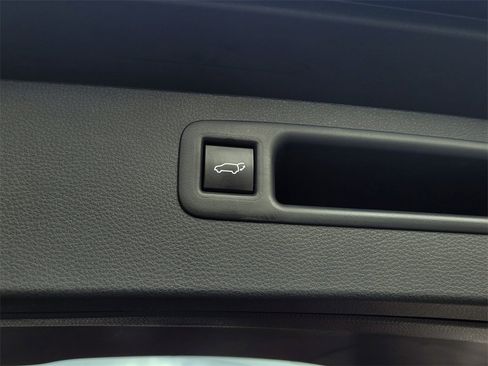 Used 2022 Toyota Highlander XLE image 34