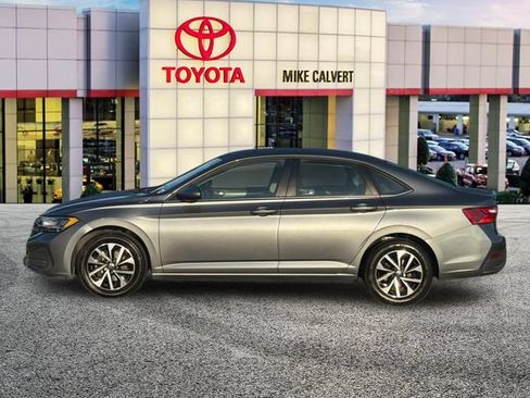 Used 2024 Volkswagen Jetta S FWD image 2
