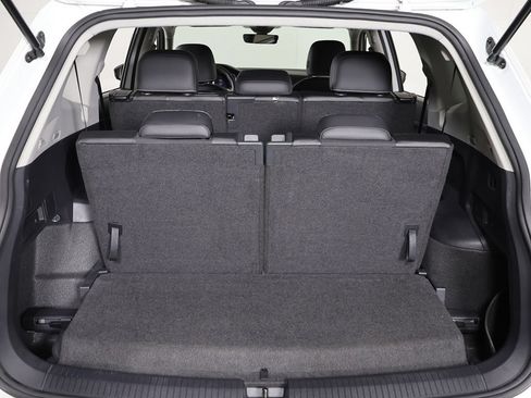 Used 2023 Volkswagen Tiguan SE FWD image 19