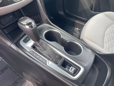 Used 2019 Chevrolet Equinox LT AWD/4WD image 24