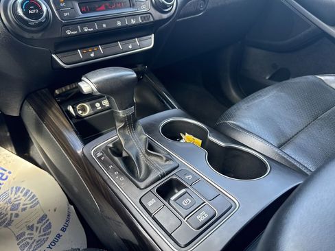 Used 2020 Kia Sorento EX image 13