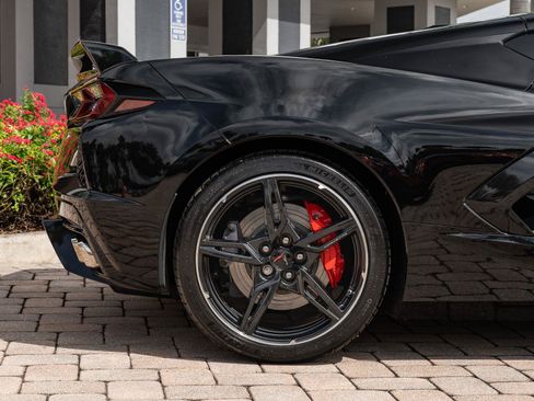 Used 2021 Chevrolet Corvette Stingray Premium Cpe w/ Z51 Performance Package RWD image 27