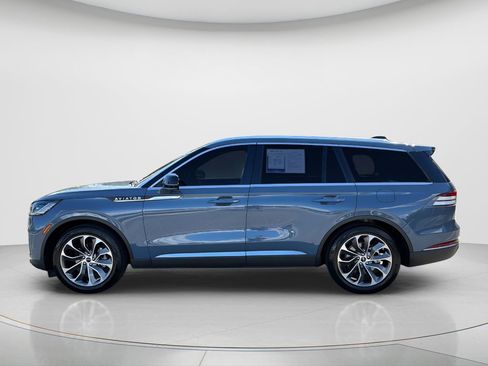 Used 2025 Lincoln Aviator Reserve w/ Luxury Package image 2