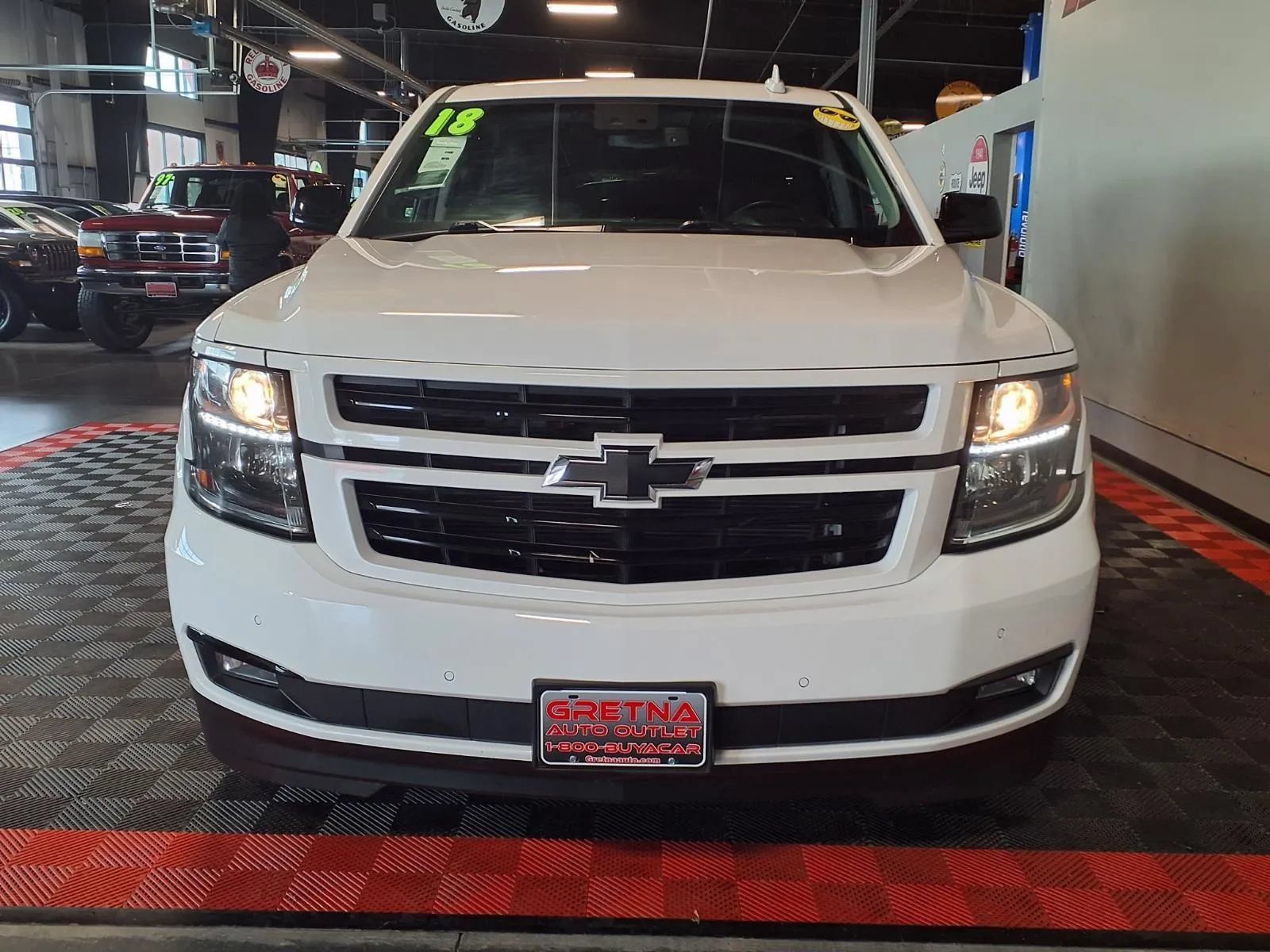Used 2018 Chevrolet Suburban LT AWD/4WD image 3