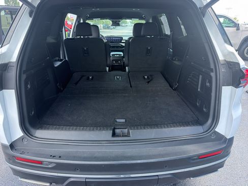 Used 2025 Buick Enclave Preferred AWD/4WD image 11